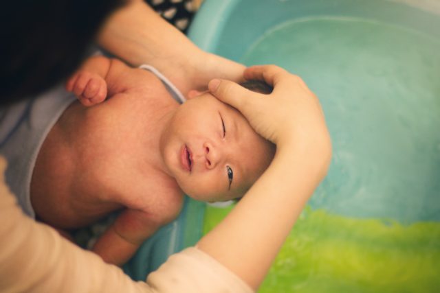 prvo kupanje bebe