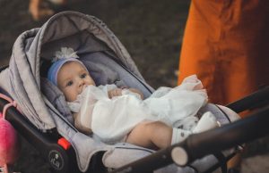 Najčešće greške pri uređenju sobe za bebu beba-devojcica-kolica